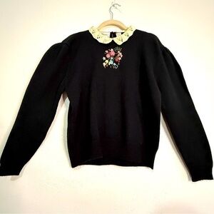 Stevemor black embroidered sweater w/detachable crocheted collar. Sz L. Preowned